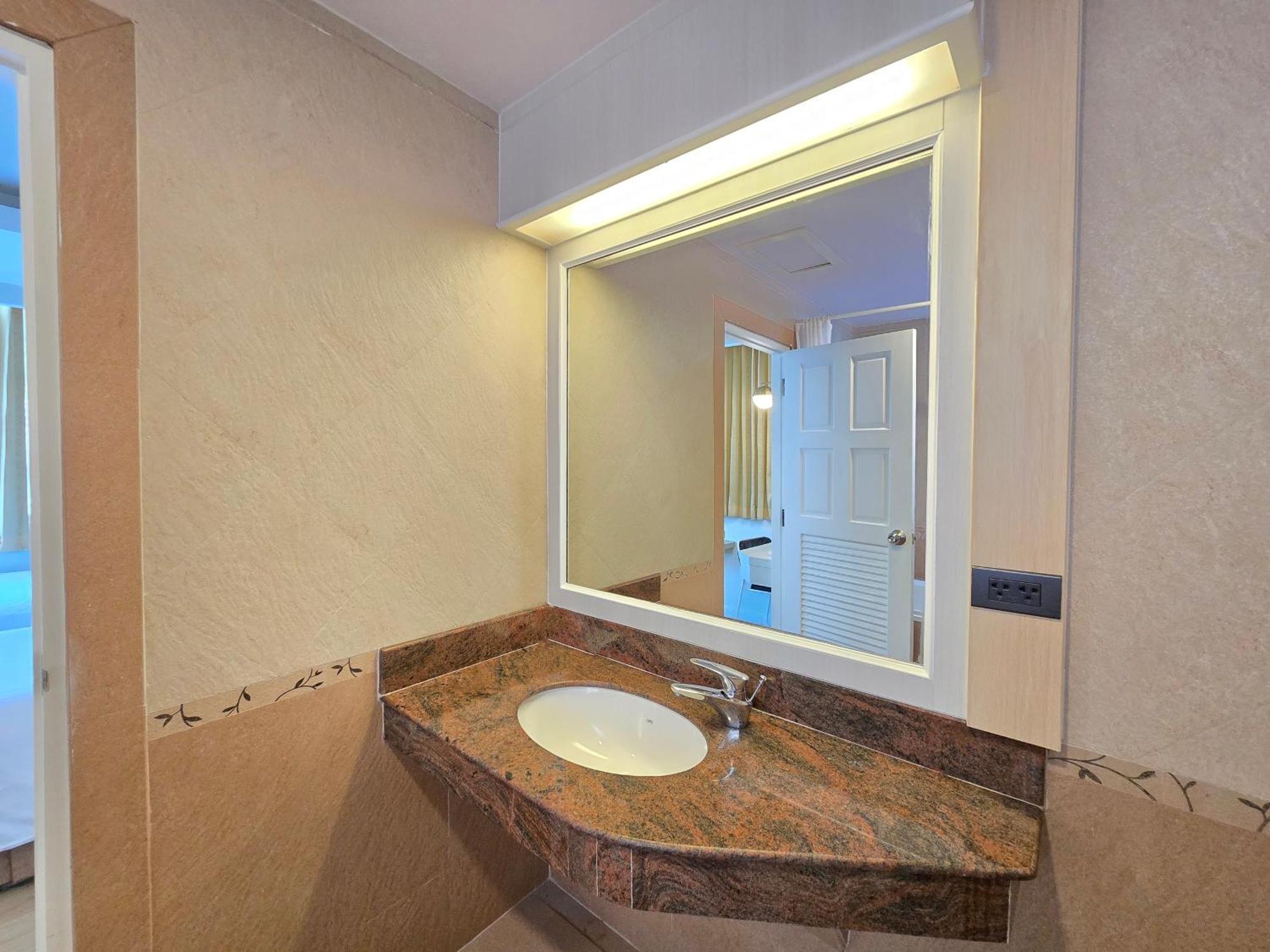 Sira Boutique Residence - Newly Renovated Patong Exteriér fotografie